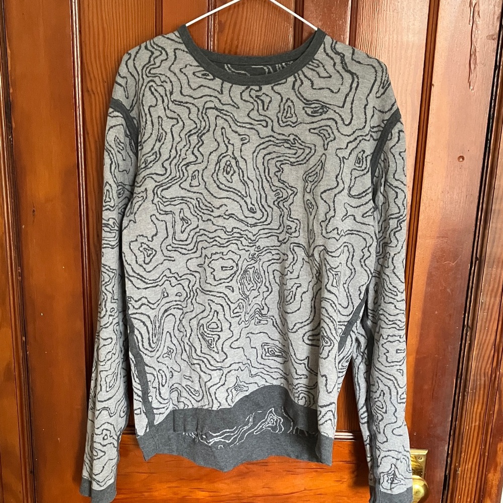 Men's LuluLemon Gray Patterned Crewneck Sweater - Reversible - Picture 2 of 3